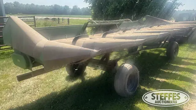 John Deere 843