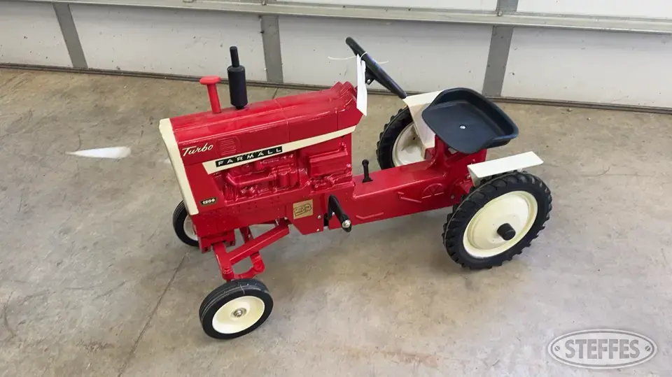 2013 McCormick Farmall 1206 Personal Property