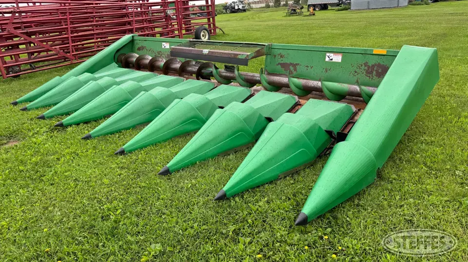 1989 John Deere 843 Corn Head