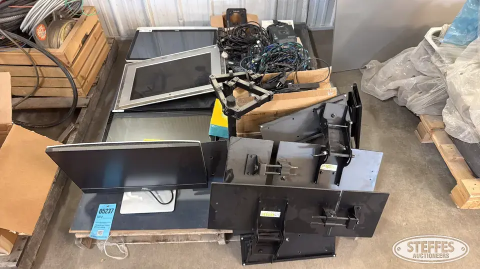 (4) Desktop computers Business Inventory