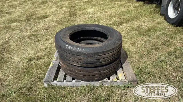 (2) Roadmaster RM234 285/75R24.5 tires