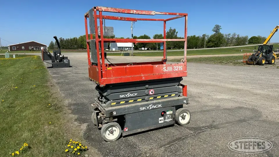 2015 Skyjack SJIII 3219 Scissor Lift