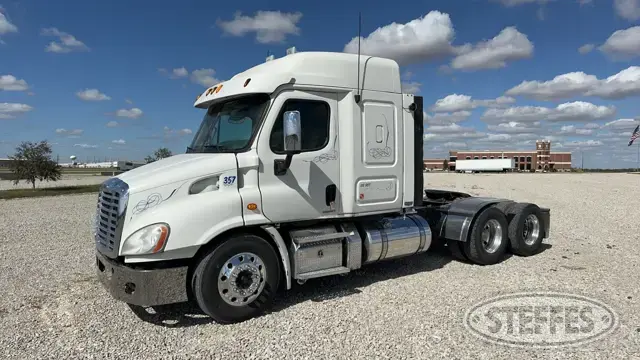 2012 Freightliner Cascadia 113