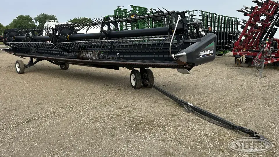 2009 MacDon FD70 Draper Head