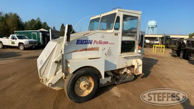 1999 Elgin Pelican