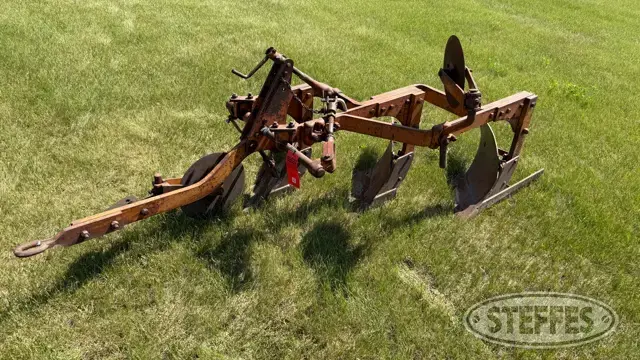 Allis-Chalmers plow