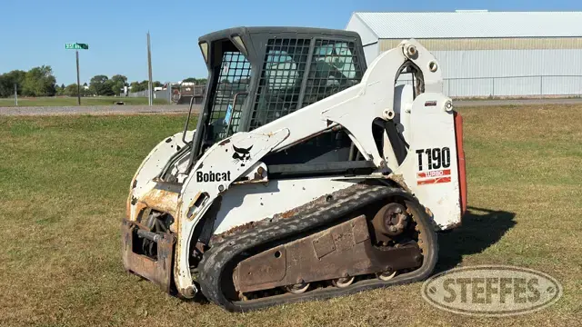 2000 Bobcat T190