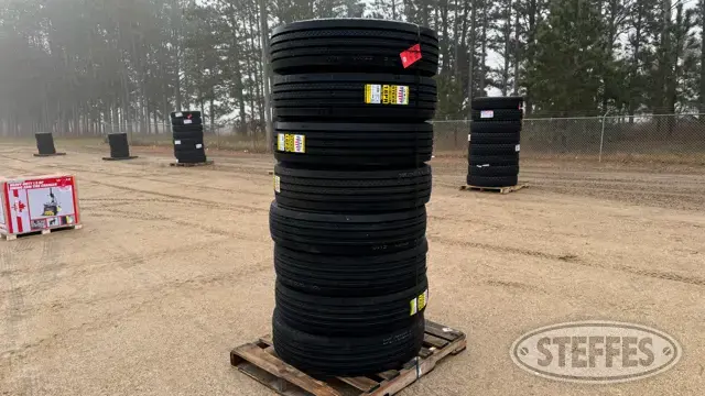 (8) Zwarthz 148/145L 295/75R22.5 tires