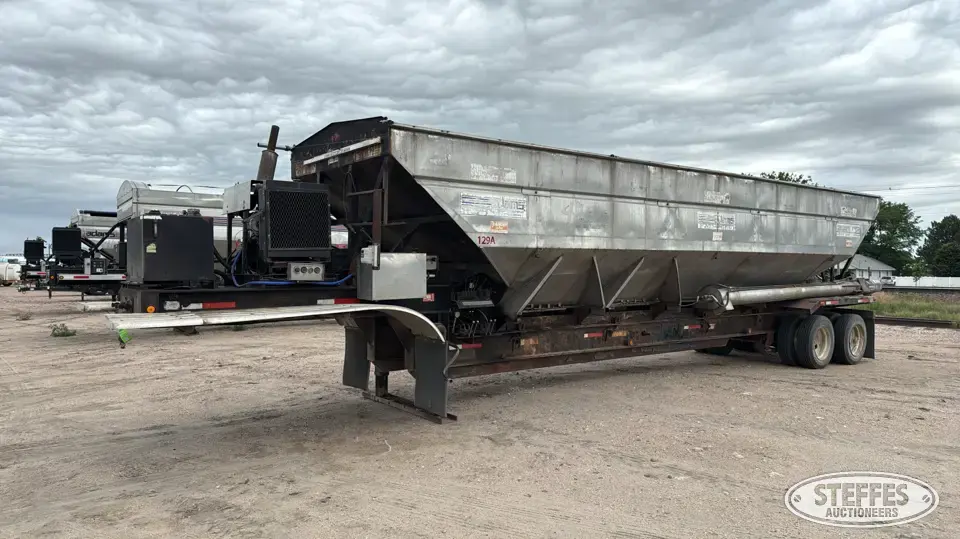 2004 Magnolia Chassis Bulk Seed Tender Trailer