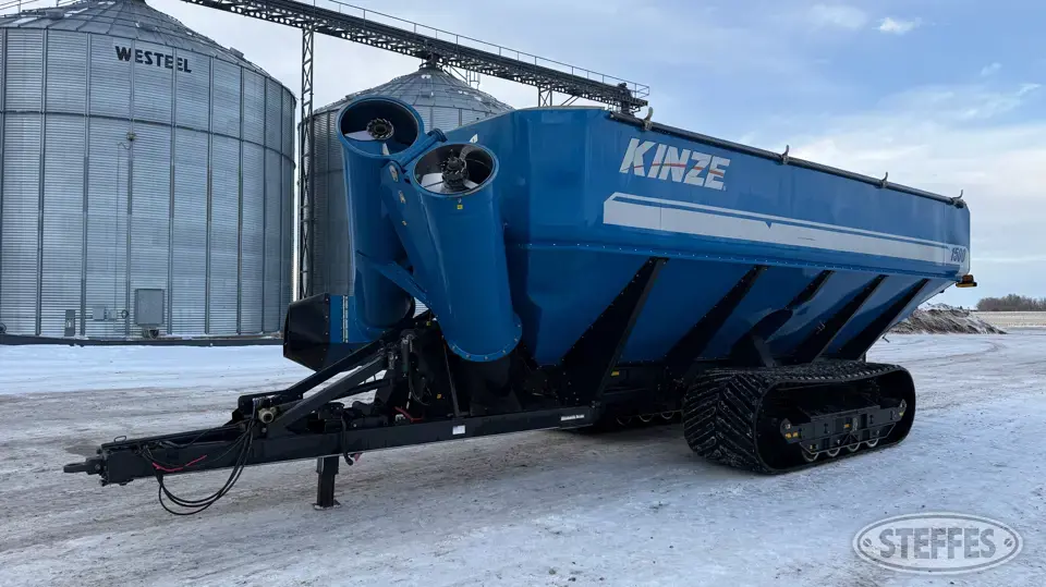 2014 Kinze 1500 Grain Cart
