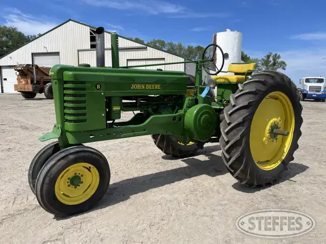 John Deere B