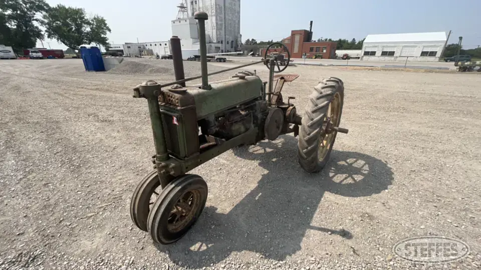 1937 John Deere B 2WD Tractor