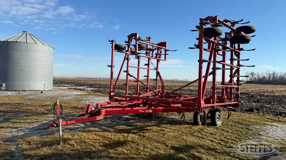 Case IH 4900 Vibra Tiller Field Cultivator