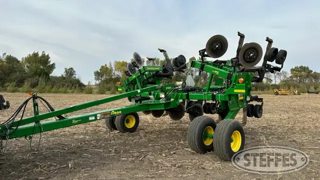 2021 John Deere 2100