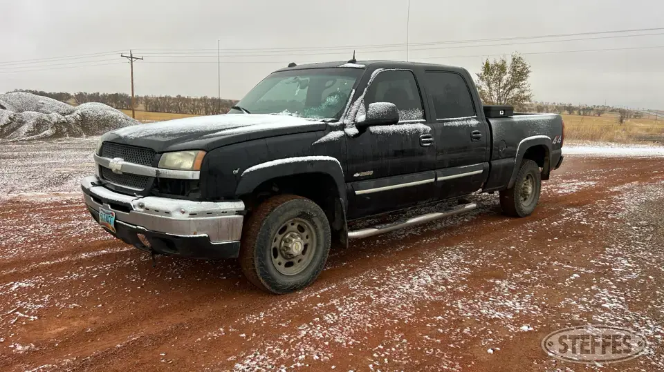 2004 Chevrolet 2500 Silverado 3 Quarter Ton Pickup