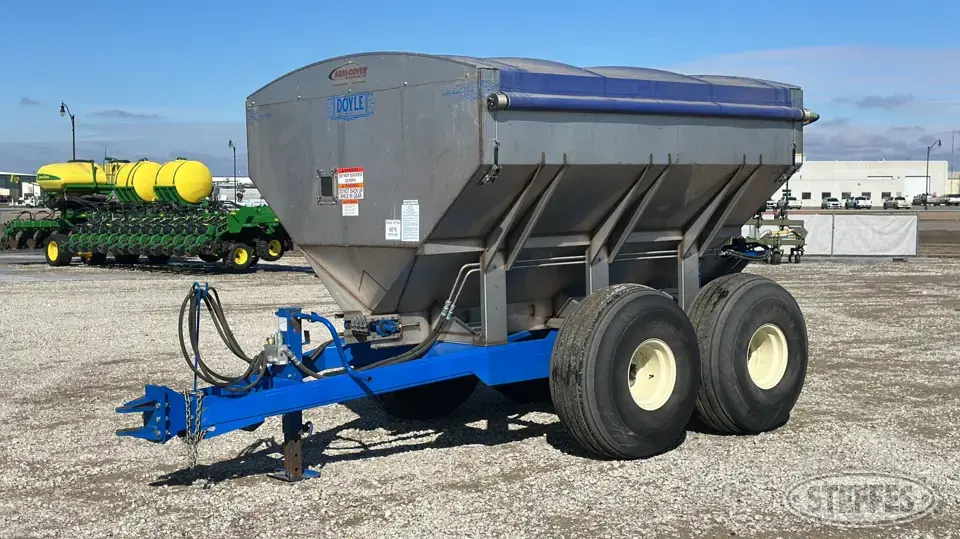 Doyle Pull-Type Dry Spreader