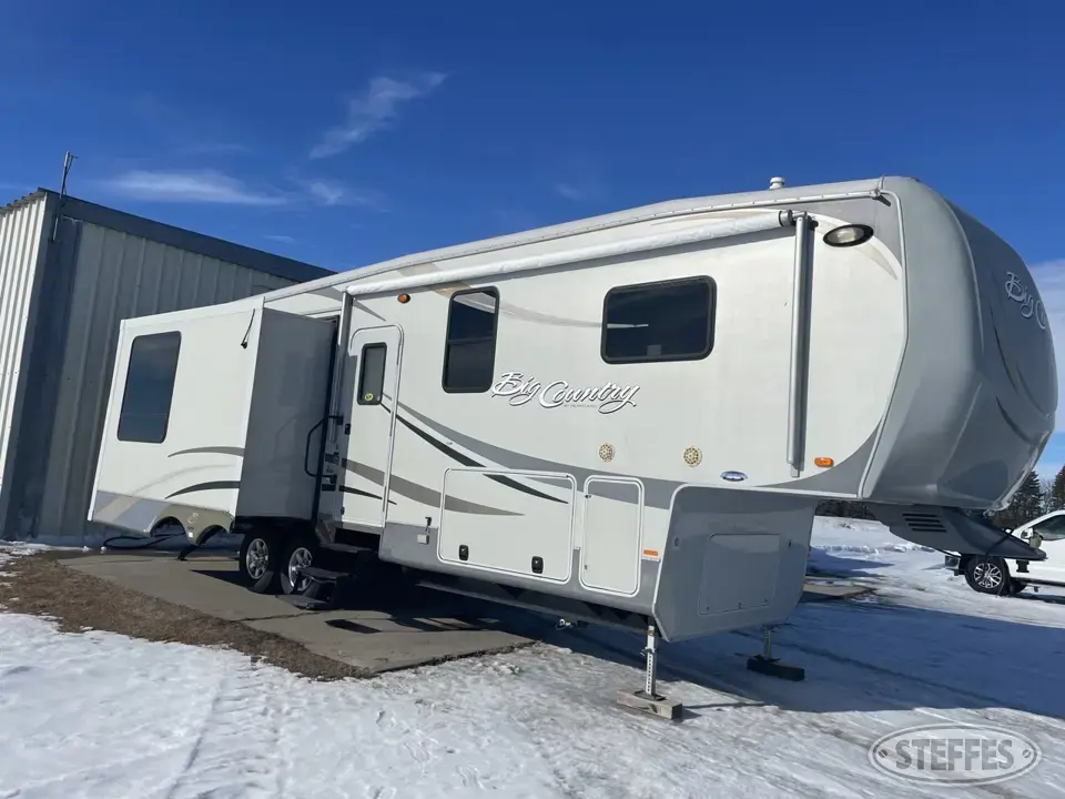 2011 Heartland Big Country Camper
