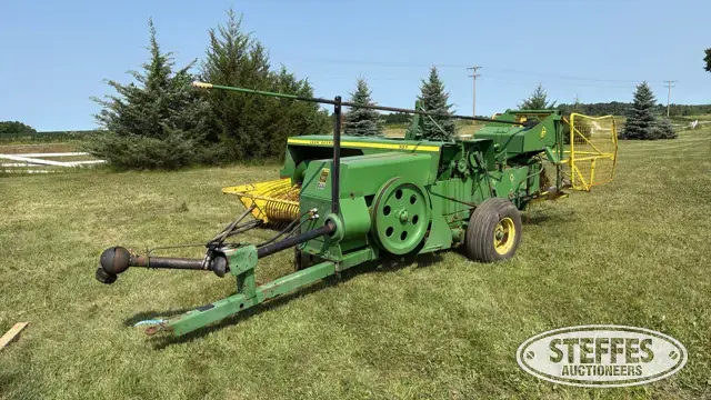 1984 John Deere 337