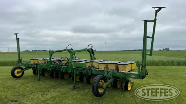 John Deere 7100