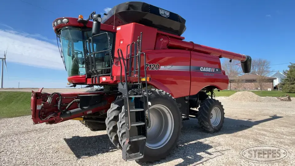2010 Case IH 7120 Combine