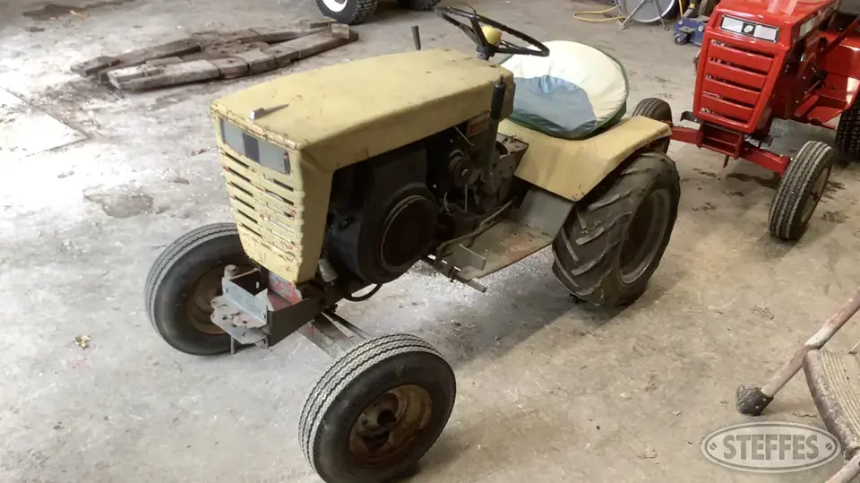 Wheel Horse Charger 12 Lawn Tractor