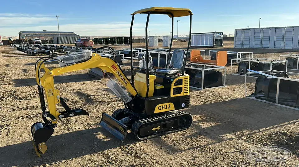 2023 AGT QH12 Mini-Excavator