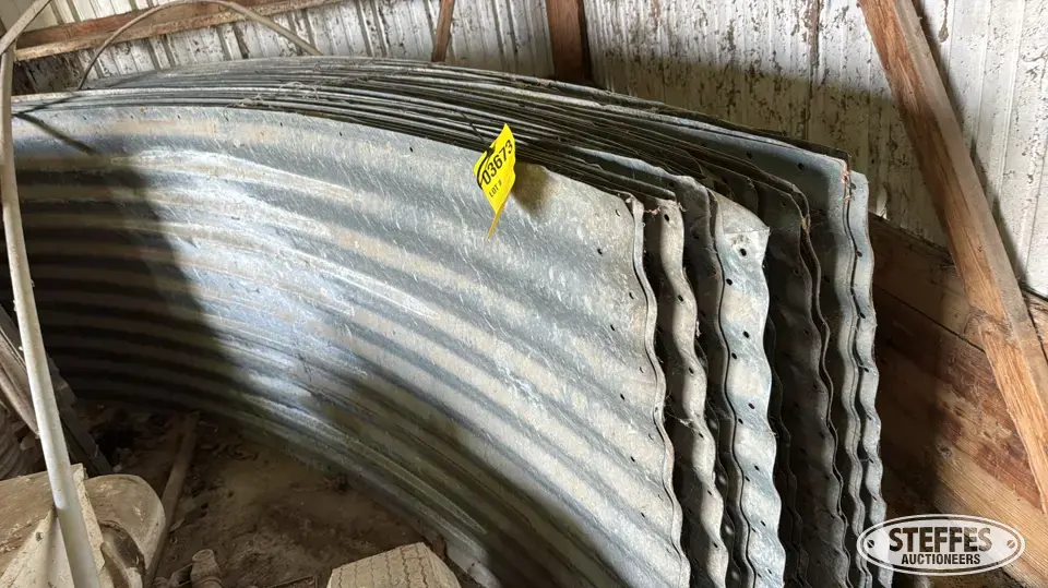 Grain bin side panels