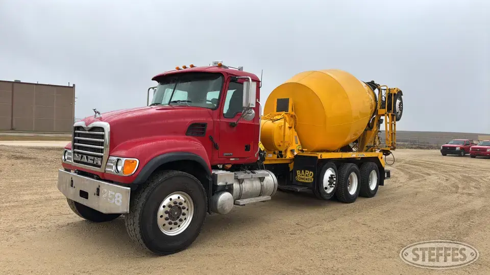 2005 Mack CV513 Granite Bridge Formula Mixer Truck