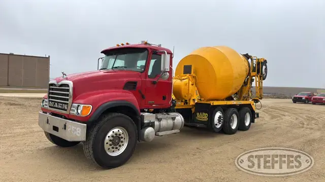 2005 Mack CV513 Granite Bridge Formula