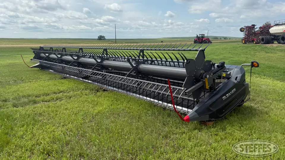 2023 Gleaner 9300 DynaFlex Draper Head