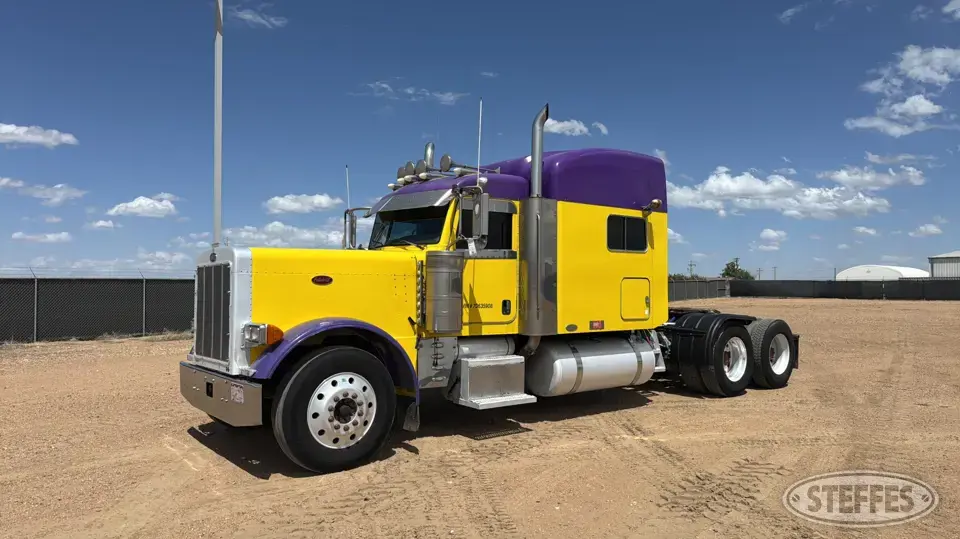 2007 Peterbilt 379EX Conventional Truck with Sleeper