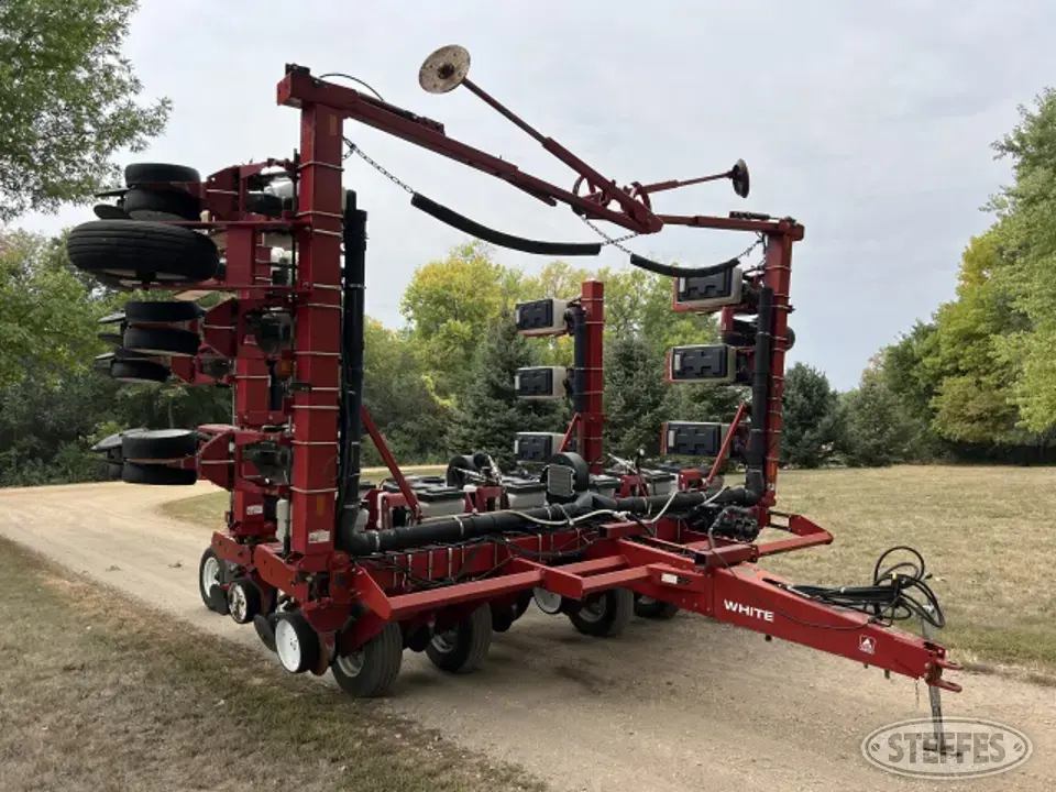 1996 White 6122 12 or More Row Planter
