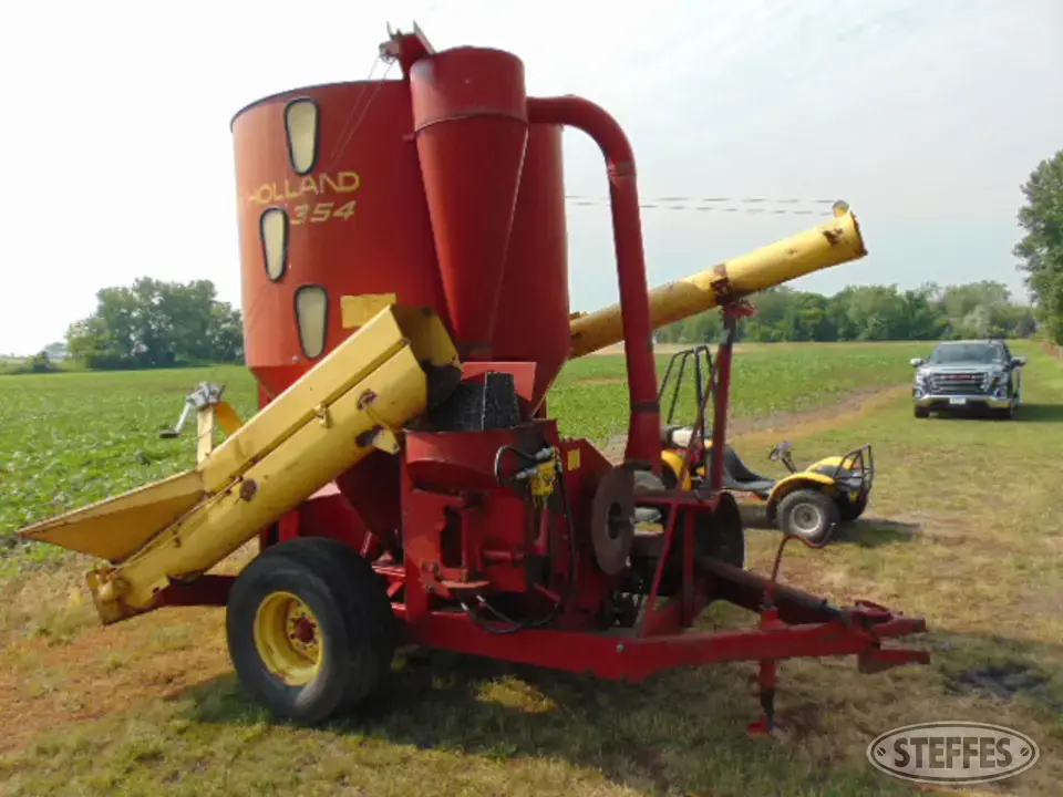 New Holland 354 Forage Processing