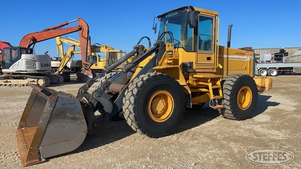 1994 Volvo L90 Wheel Loader