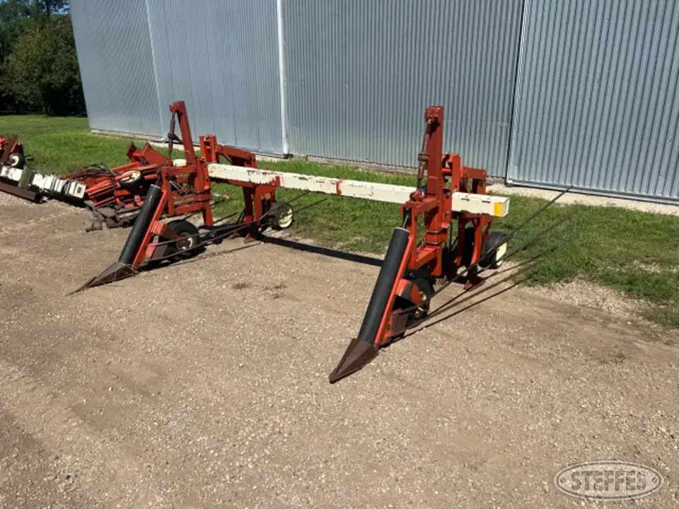 Harriston Edible Bean Knifers and Rod Weeder