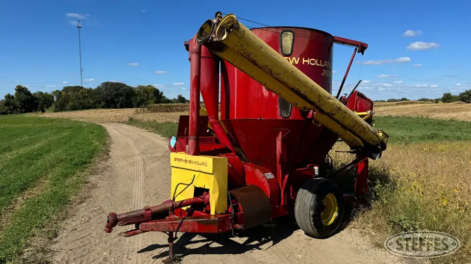 New Holland 355 Forage Processing