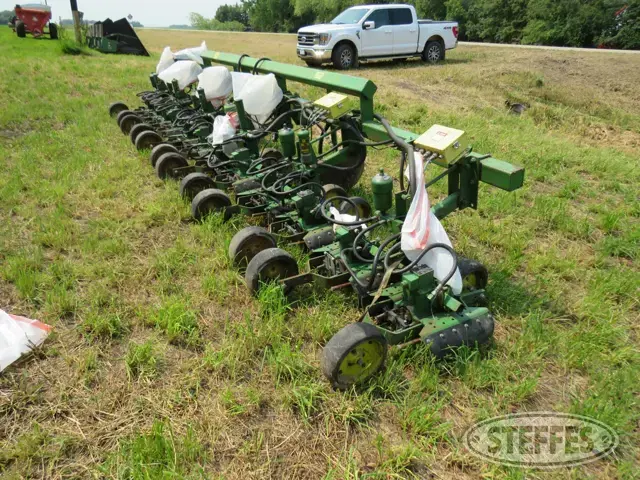 John Deere 200