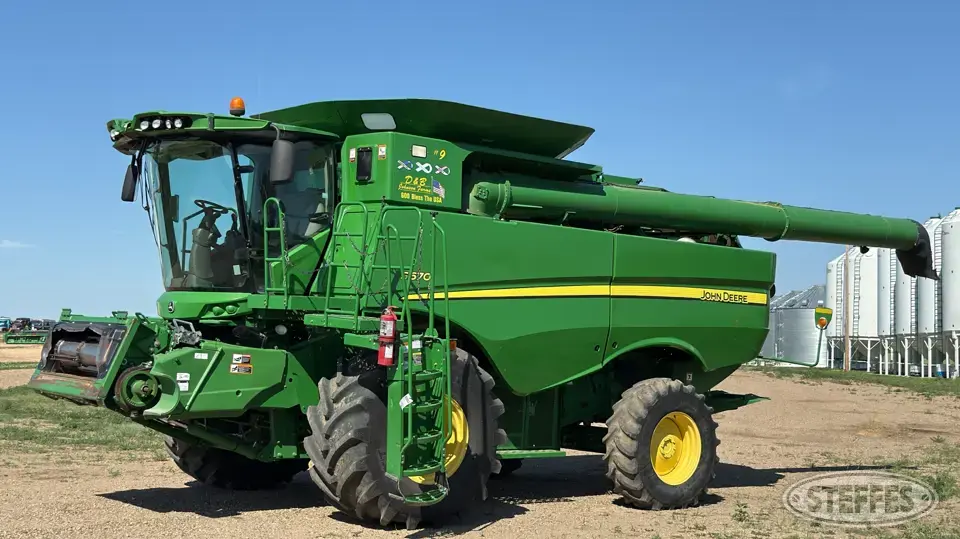 2012 John Deere S670 Combine