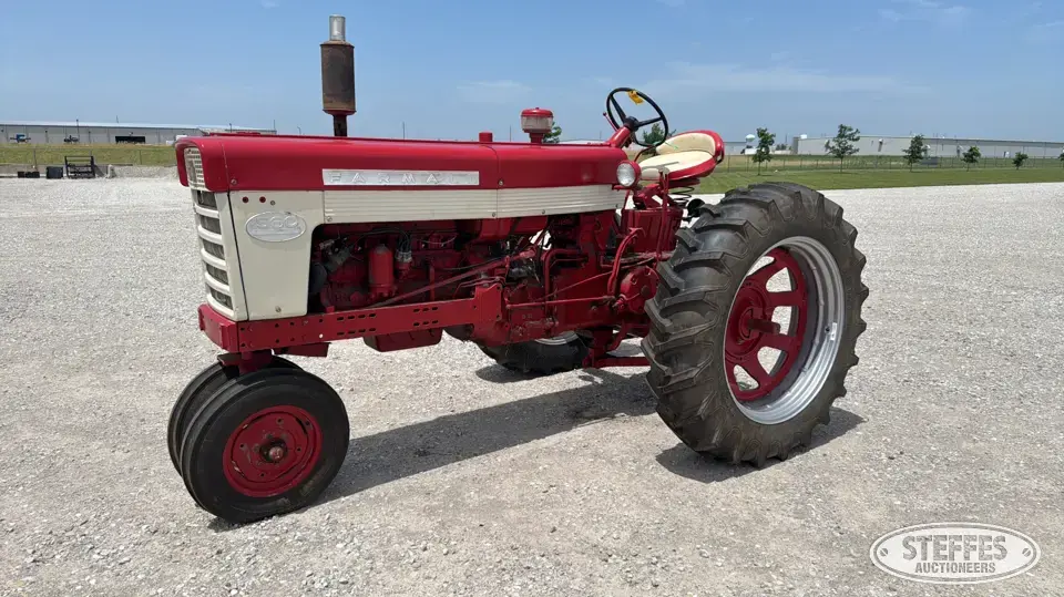 1959 Farmall 560 2WD Tractor