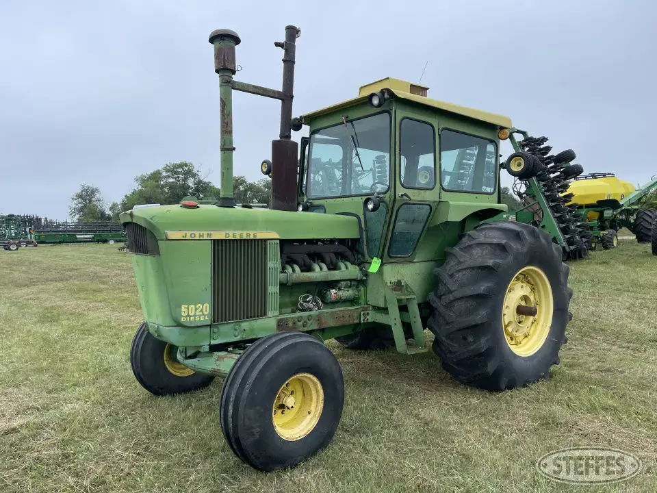 1970 John Deere 5020 2WD Tractor