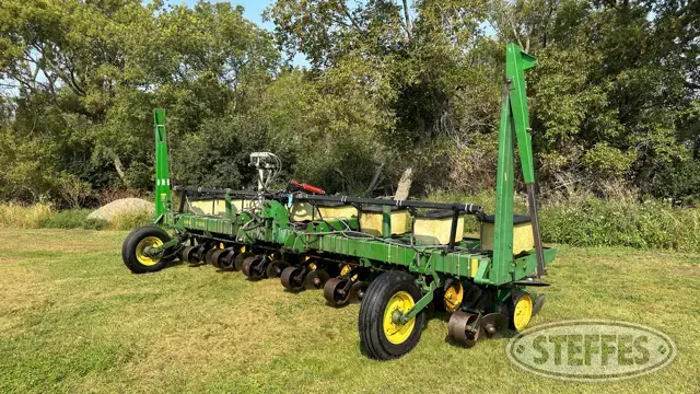 John Deere 7100