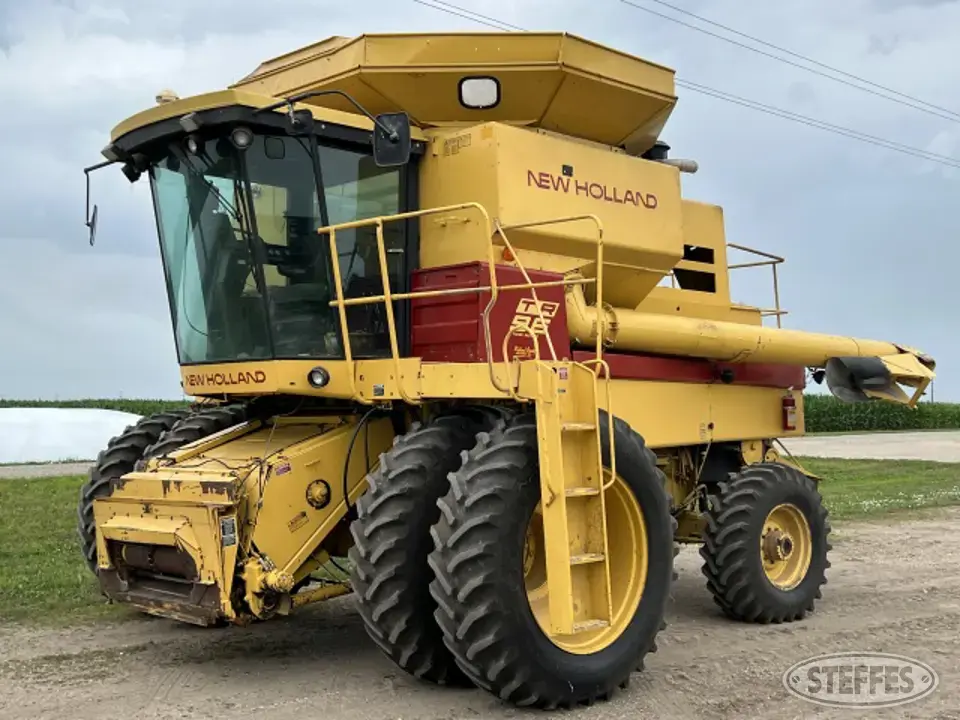1992 New Holland TR96 Combine