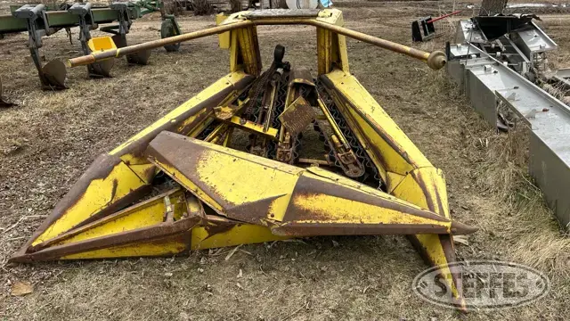 John Deere forage harvester head