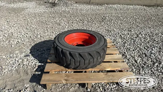 10-16.5 tire