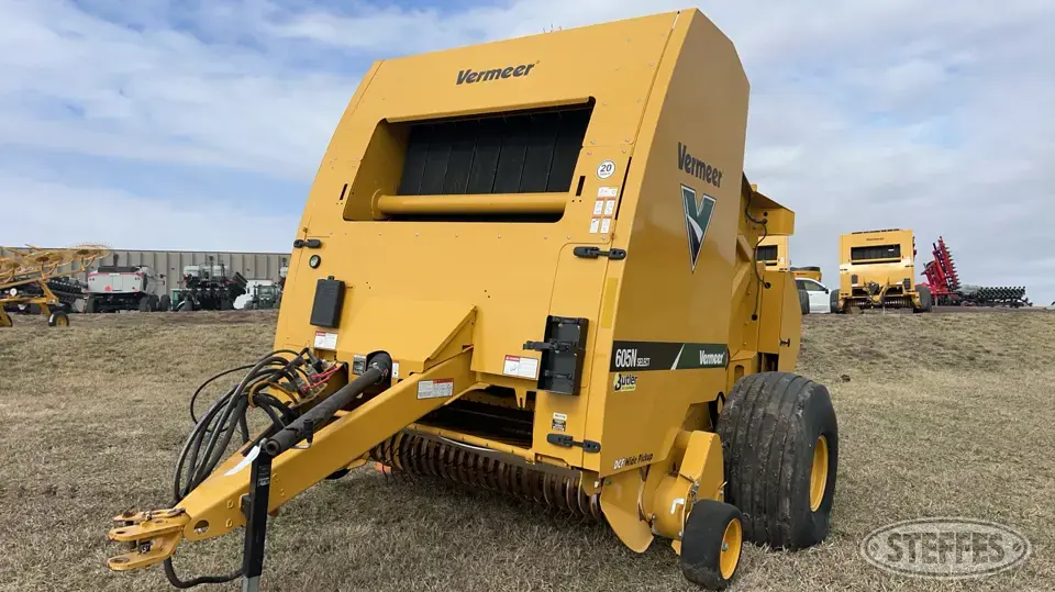 2020 Vermeer 605N Select Round Baler