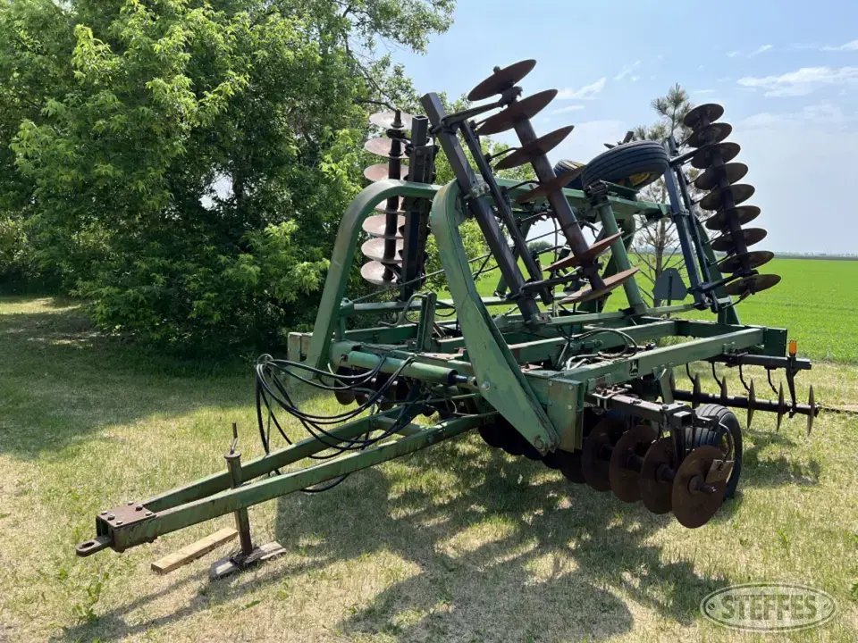 John Deere 235 Disc
