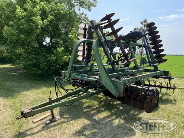 John Deere 235