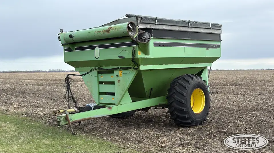 Parker 675 Grain Cart
