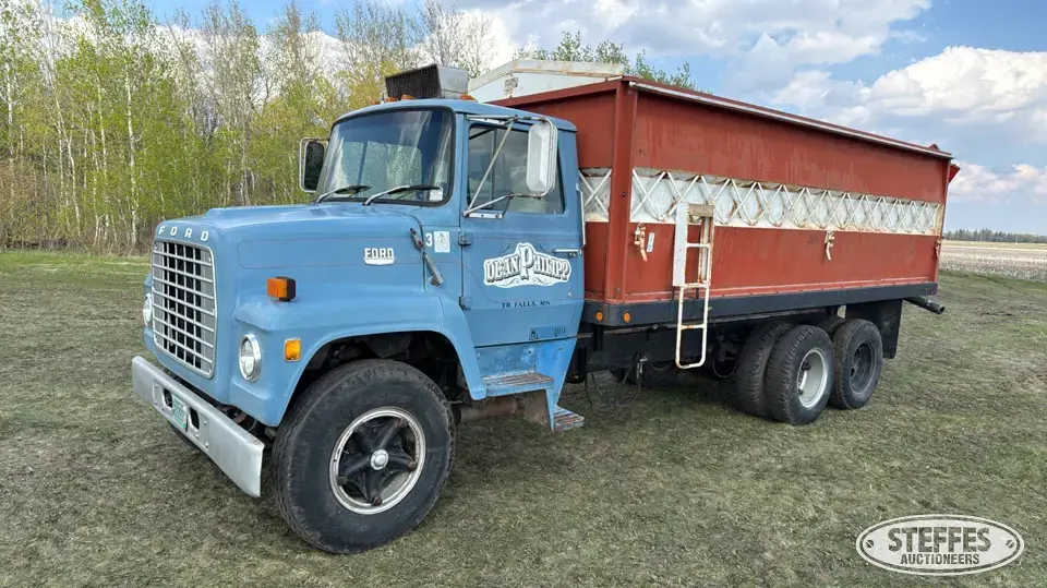 1974 Ford 800 Grain Truck