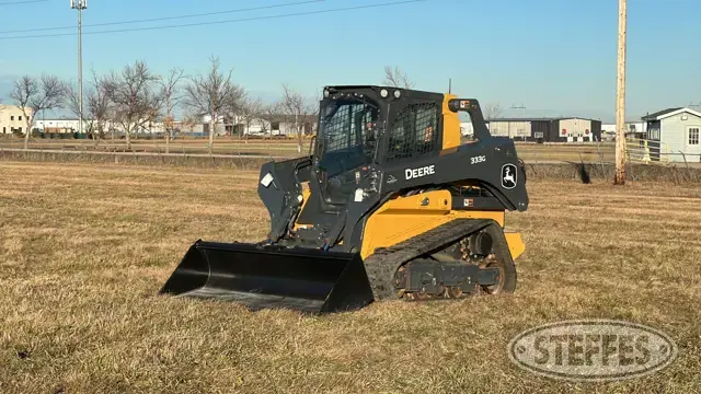 2022 Deere 333G